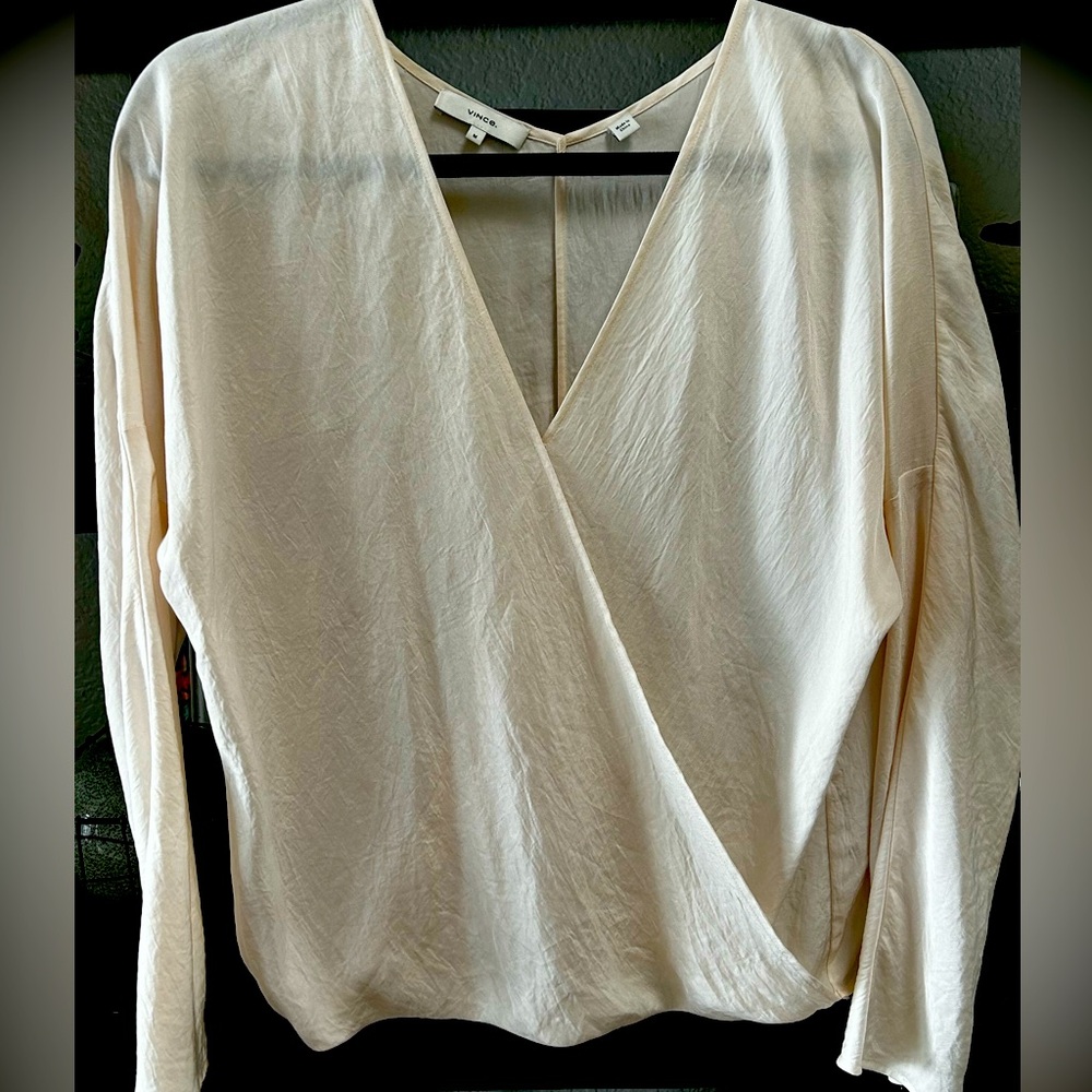 Women’s Vince 3/4 Sleeve V-Neck Off-White Blouse in Size Medium